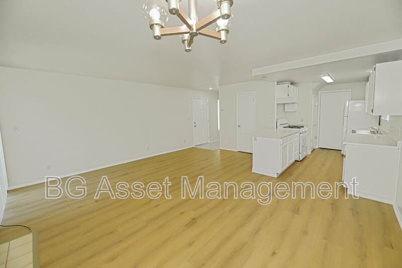 Rodeo House: 810 3rd St