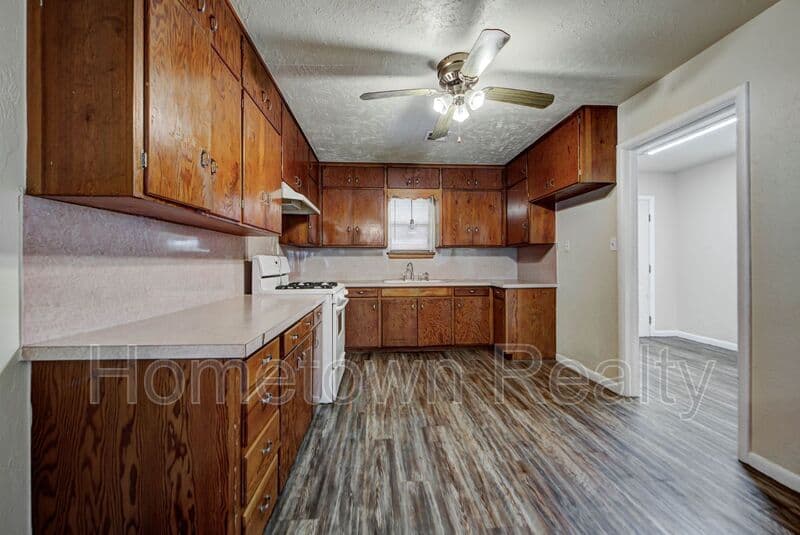 Oklahoma City House: 7201 S Walker Ave