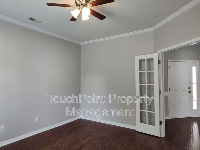 Charlotte House: 8611 Burnside Ln