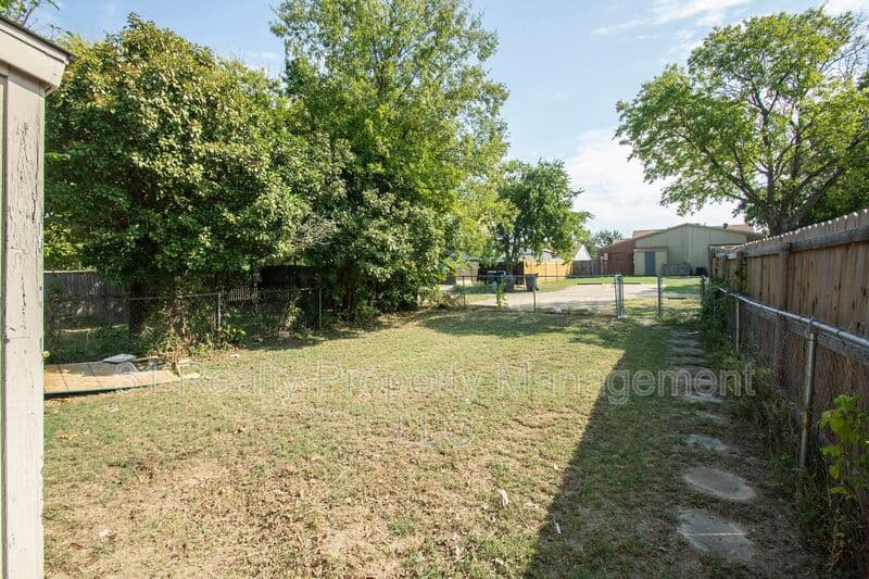 Dallas House: 7062 Pineberry Road