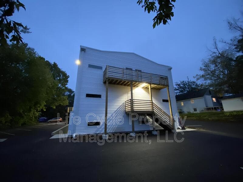 Grand Rapids Condo: 619  Emerald Ave NE - 2