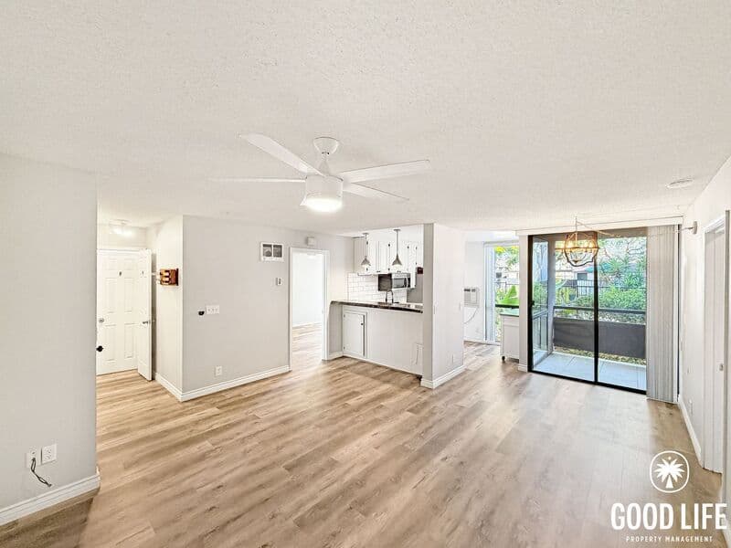 San Diego Condo: 6930 Hyde Park Drive