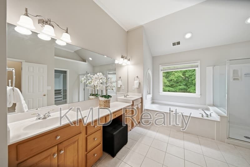 Charlotte House: 13818 Ballantyne Meadows Drive