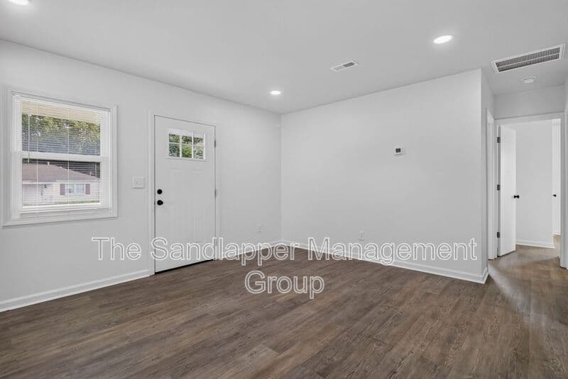 North Charleston Townhome: 3107 AZALEA DR