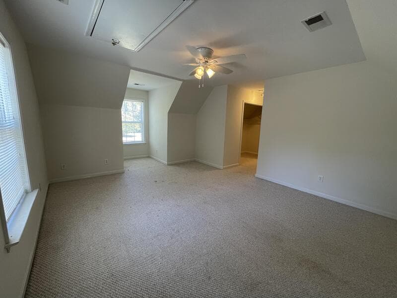 King George House: 10197 Madison Dr