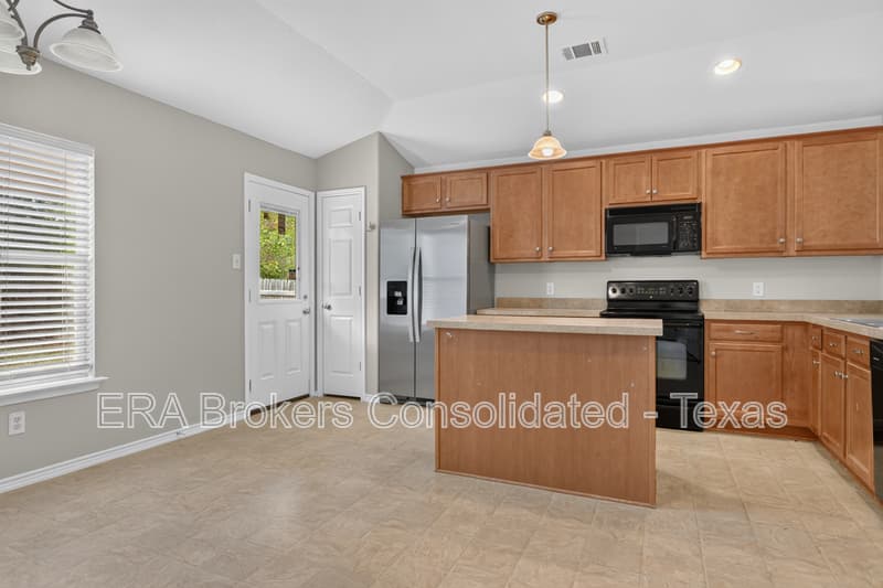 San Antonio House: 5938 Southern Knoll