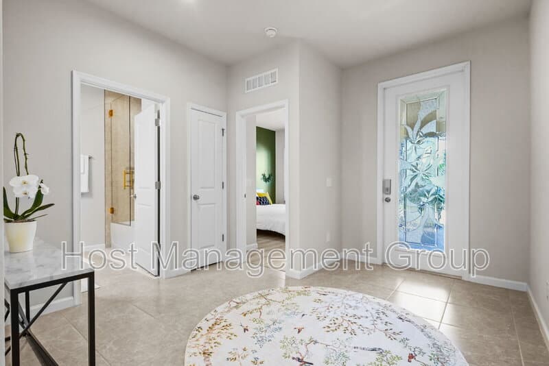 Minneola House: 3234 Hill Point St