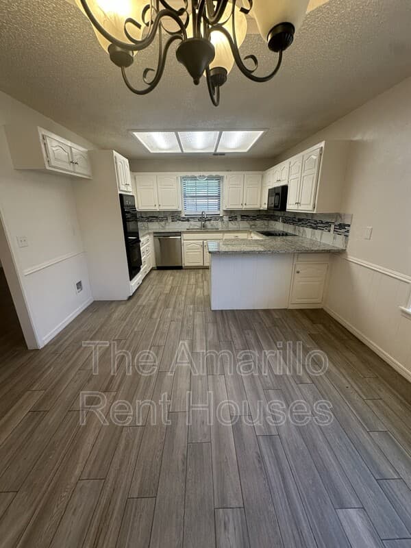 Amarillo House: 7040 Fulham Dr