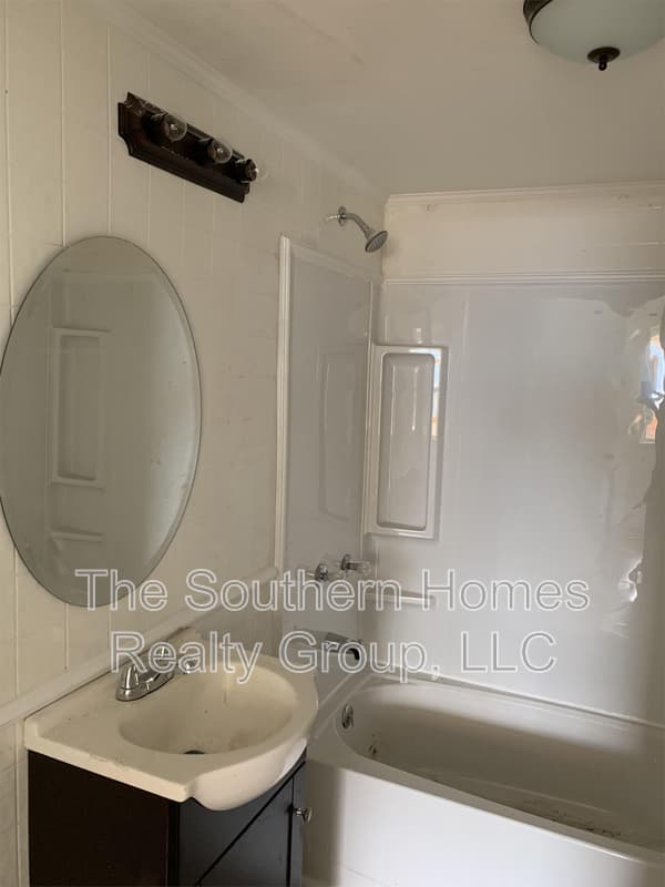 Athens House: 311 North Hill Street