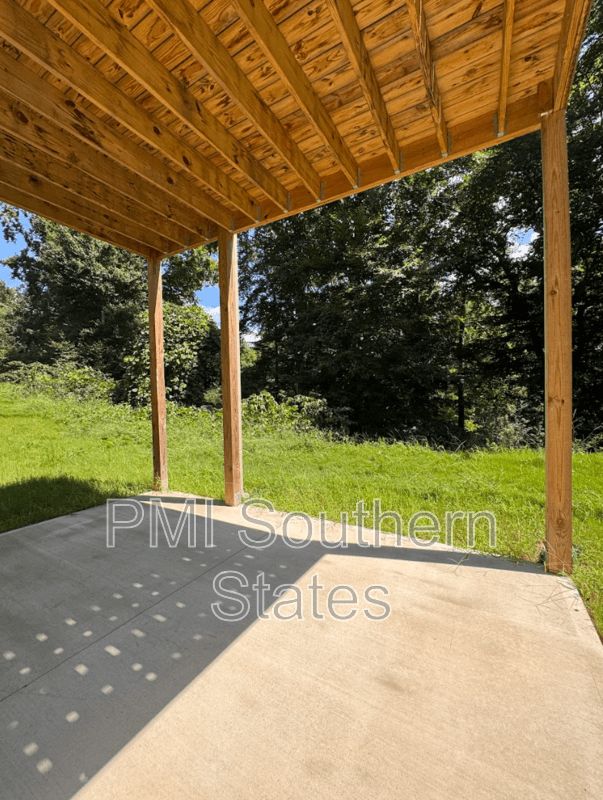 Greenville House: 711 Rockcliff St