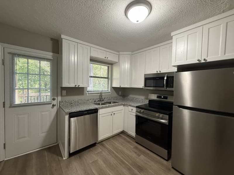 Athens Condo: 1060/1062 Sourwood Ct - 1060