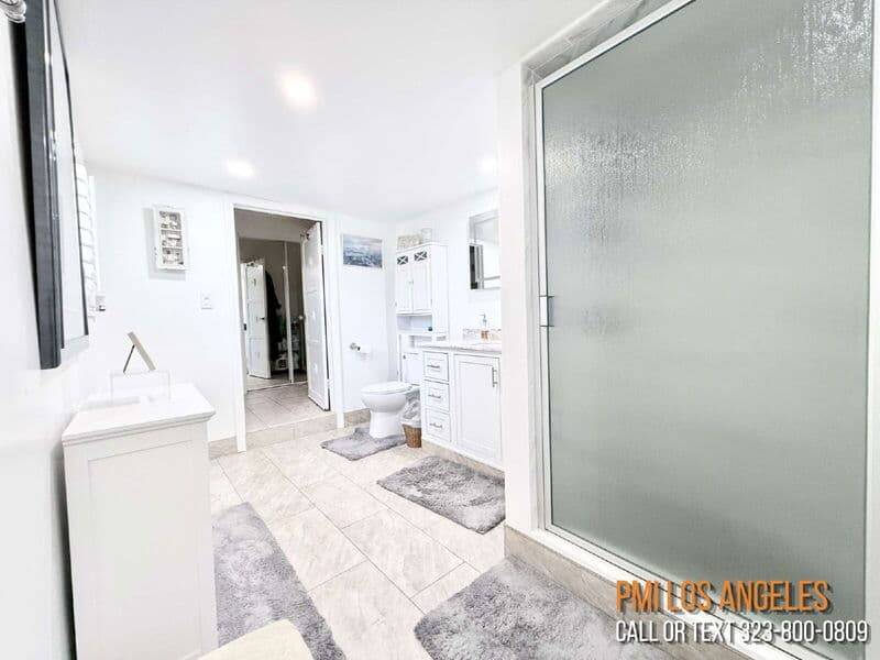 Los Angeles House: 6102 South Citrus Avenue