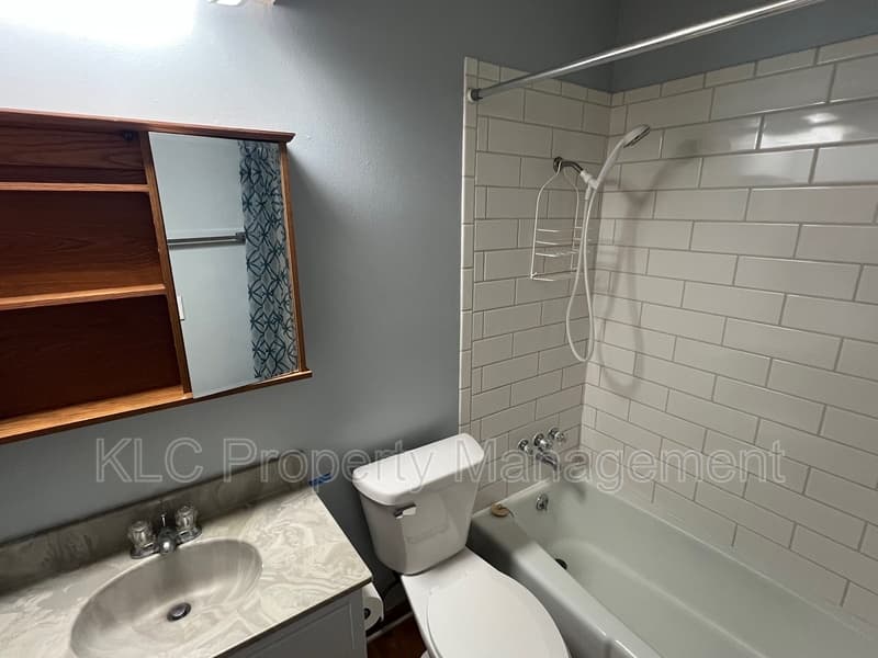 Clive House: 1548 NW 81st St