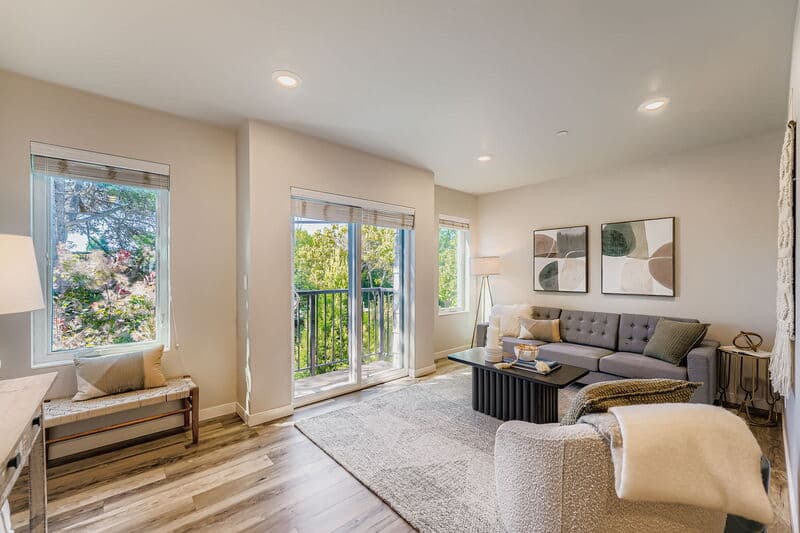 Seattle Condo: 1819 SW 96th Lane