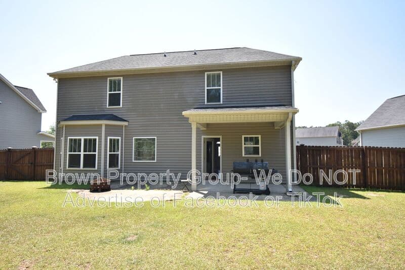 Fayetteville House: 4221 Raccoon Path