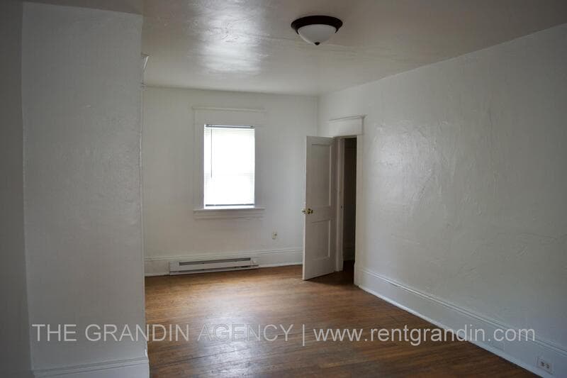 Roanoke House: 1624 Chapman Avenue Southwest