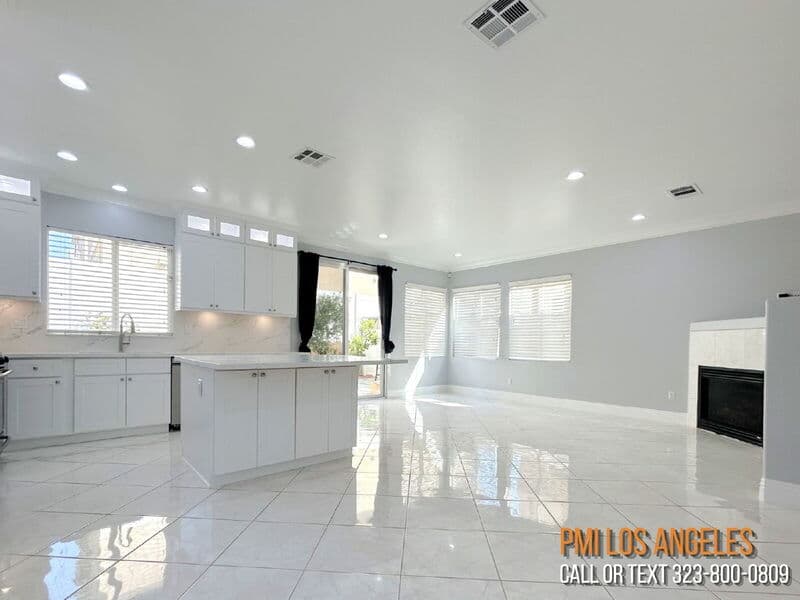 Pacoima House: 12445 Sonoma Drive