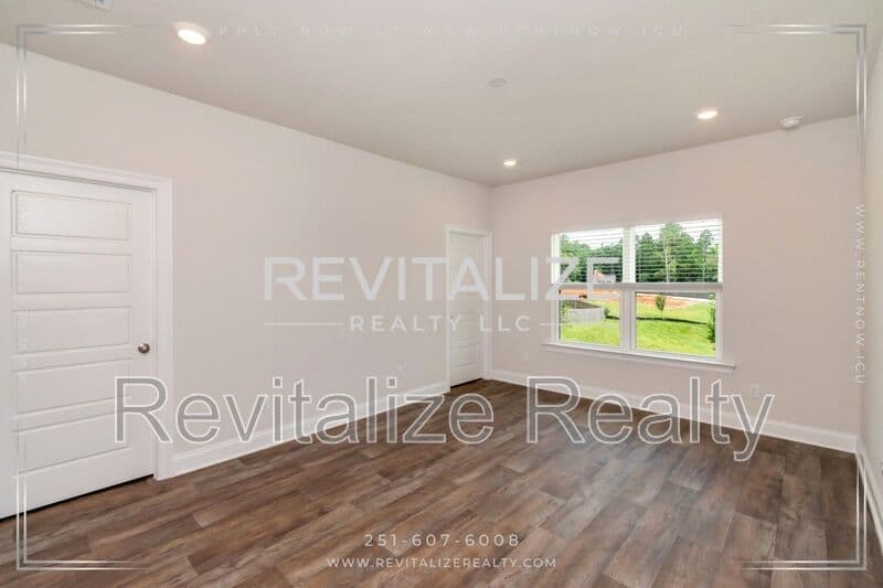 Daphne House: 11253 Cloister Drive