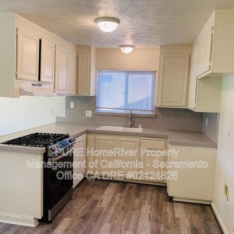 Sacramento House: 5320 Andrea Boulevard