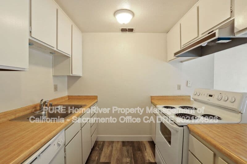 Fair Oaks House: 8128 Deseret Ave