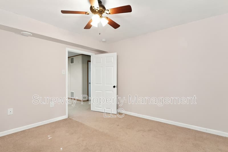 Burlington Townhome: 15 Guilford Place