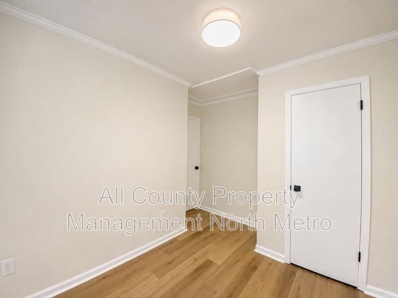 Atlanta House: 5602 Roberts Drive