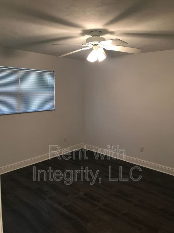 Tallahassee House: 156-D Locke St