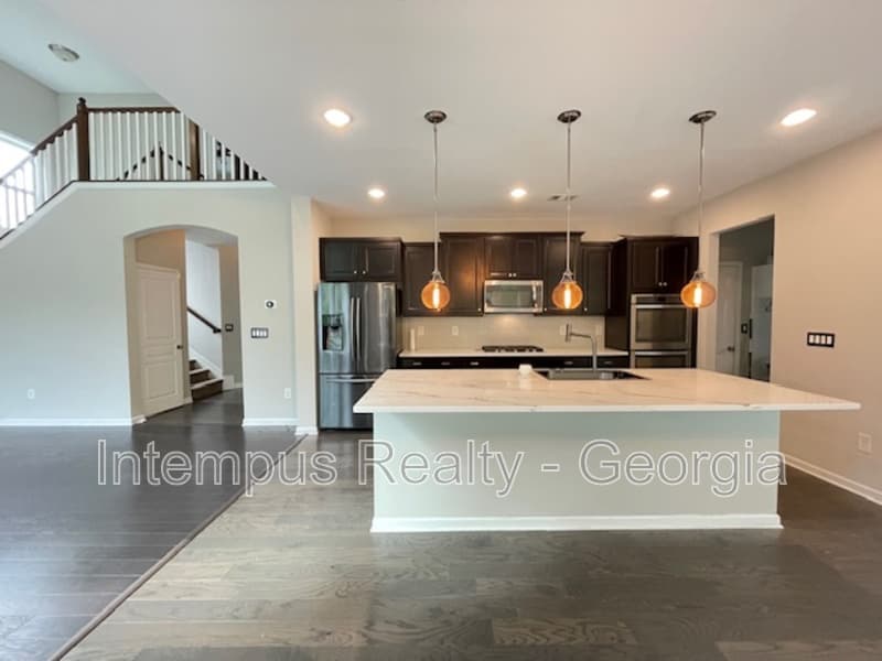 Powder Springs House: 3816 Thackary Dr
