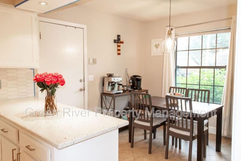 Jacksonville House: 12955 Julington Ridge Drive E