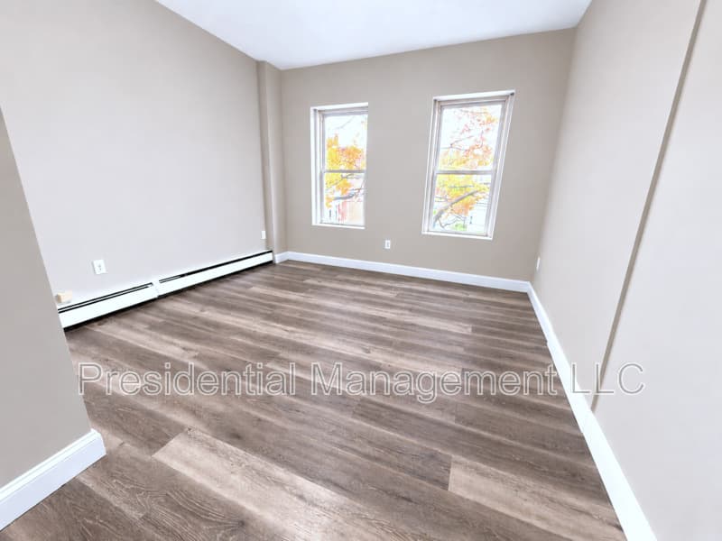 Hartford Condo: 258 Lawrence St