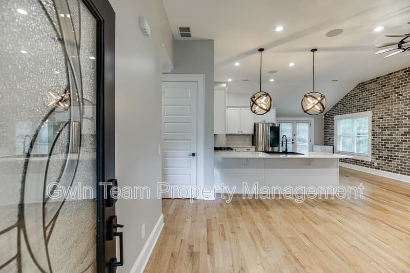 Lawrenceville House: 75 Cherry St