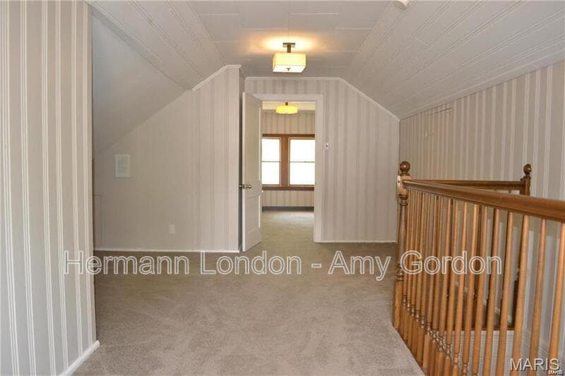 St Louis House: 431 N Geyer