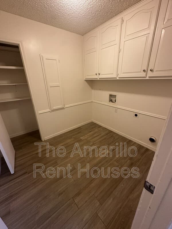 Amarillo House: 7040 Fulham Dr