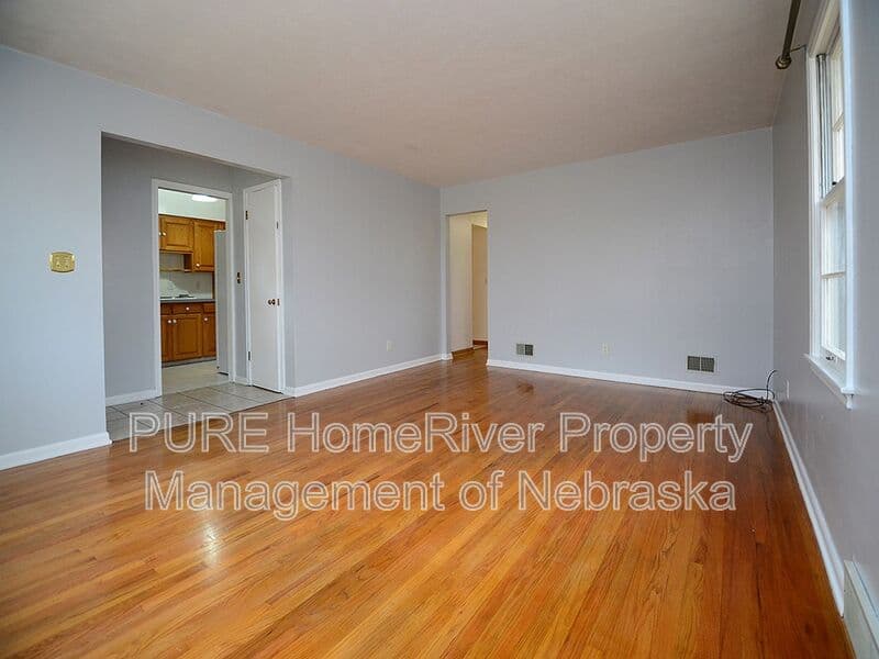 Omaha House: 3333 S 82nd St