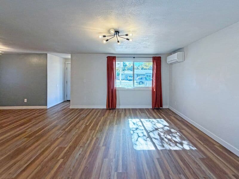Eugene House: 2727 Edison St.