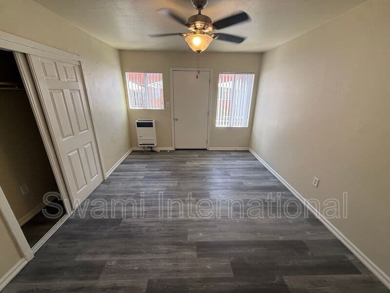 Los Angeles Condo: 1153 E. 61st St.