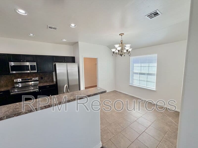 Oklahoma City House: 8425 SW 48th St
