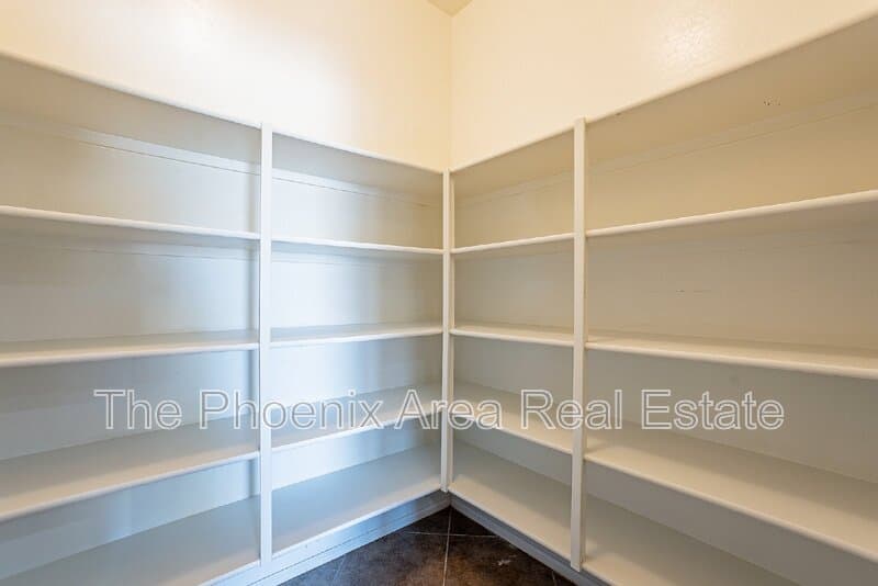 Maricopa House: 44626 W Yucca Ln