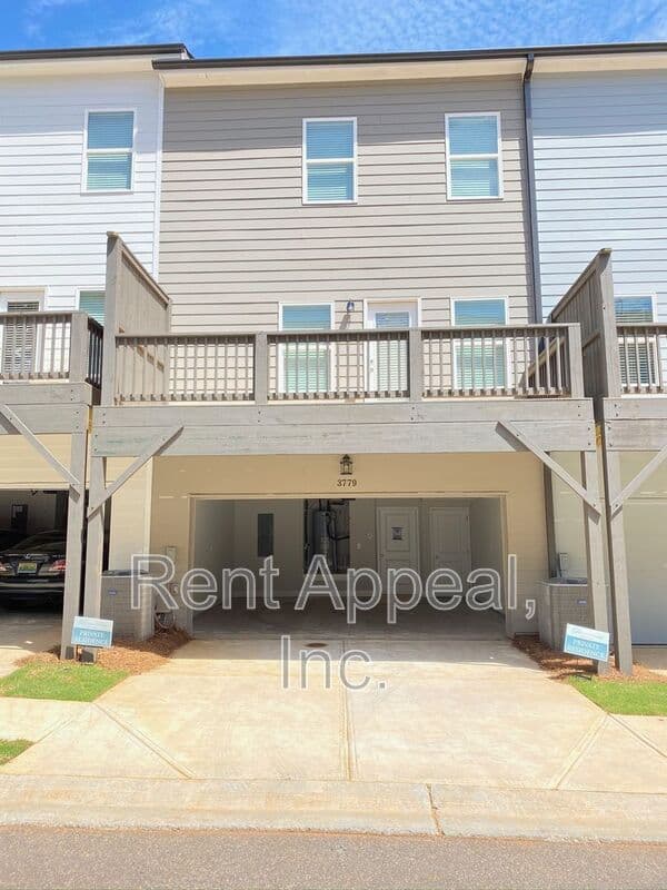 Doraville House: 3779 Oxford Circle