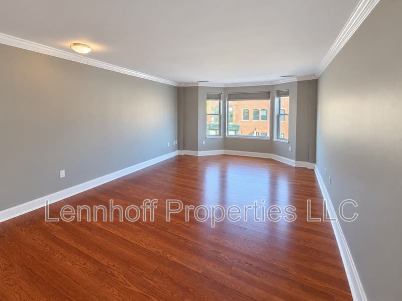Salem Condo: 289 Essex Street - 305