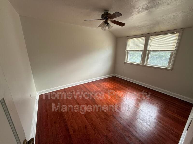Baltimore House: 5466 Lynview Ave