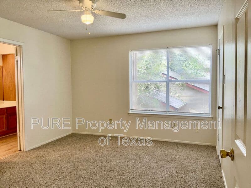 Austin Condo: 12120 Thompkins Dr.