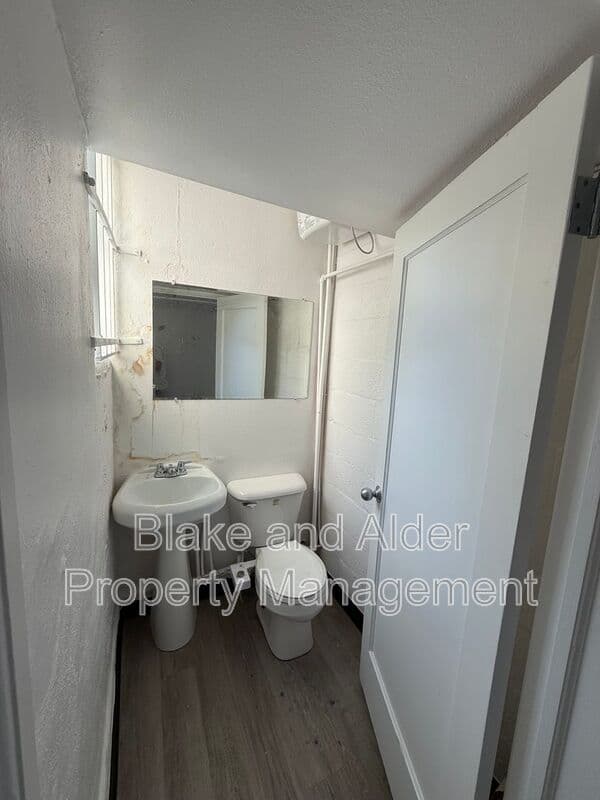 Portland House: 3552 NE SANDY BLVD