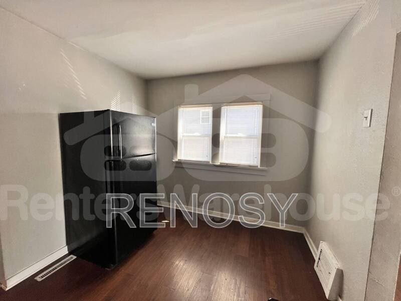 Des Moines House: 2717 College Ave