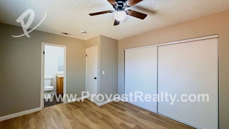 Hesperia House: 16397 Spruce St