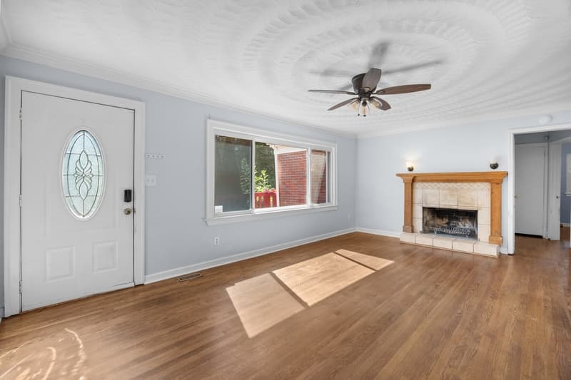 Chesapeake House: 1204 Fontana Avenue