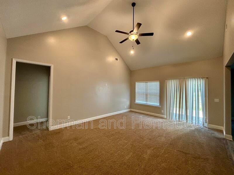 North Augusta House: 214 McDuffie Circle