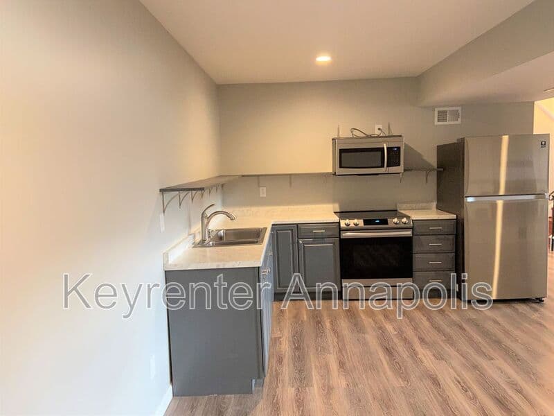 Crownsville House: 840 Valentine View