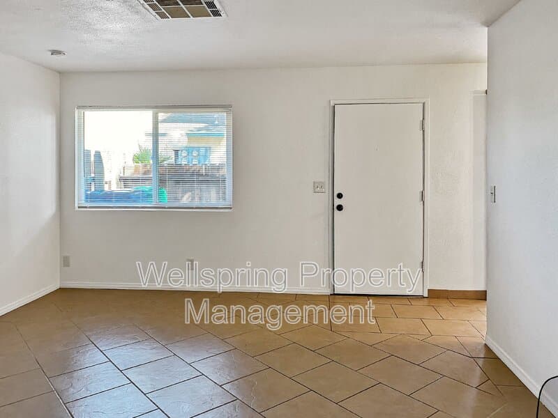 Ridgecrest Condo: 209 N Alvord