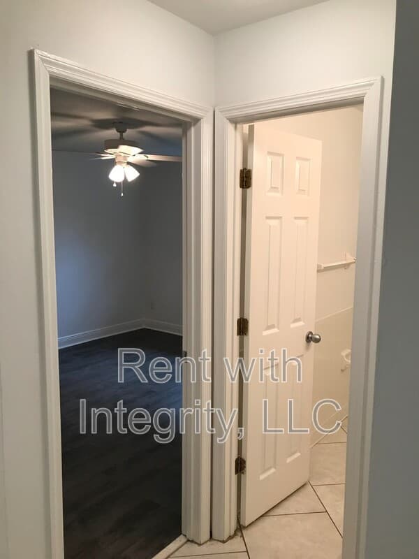 Tallahassee House: 1502-C Pullen Rd